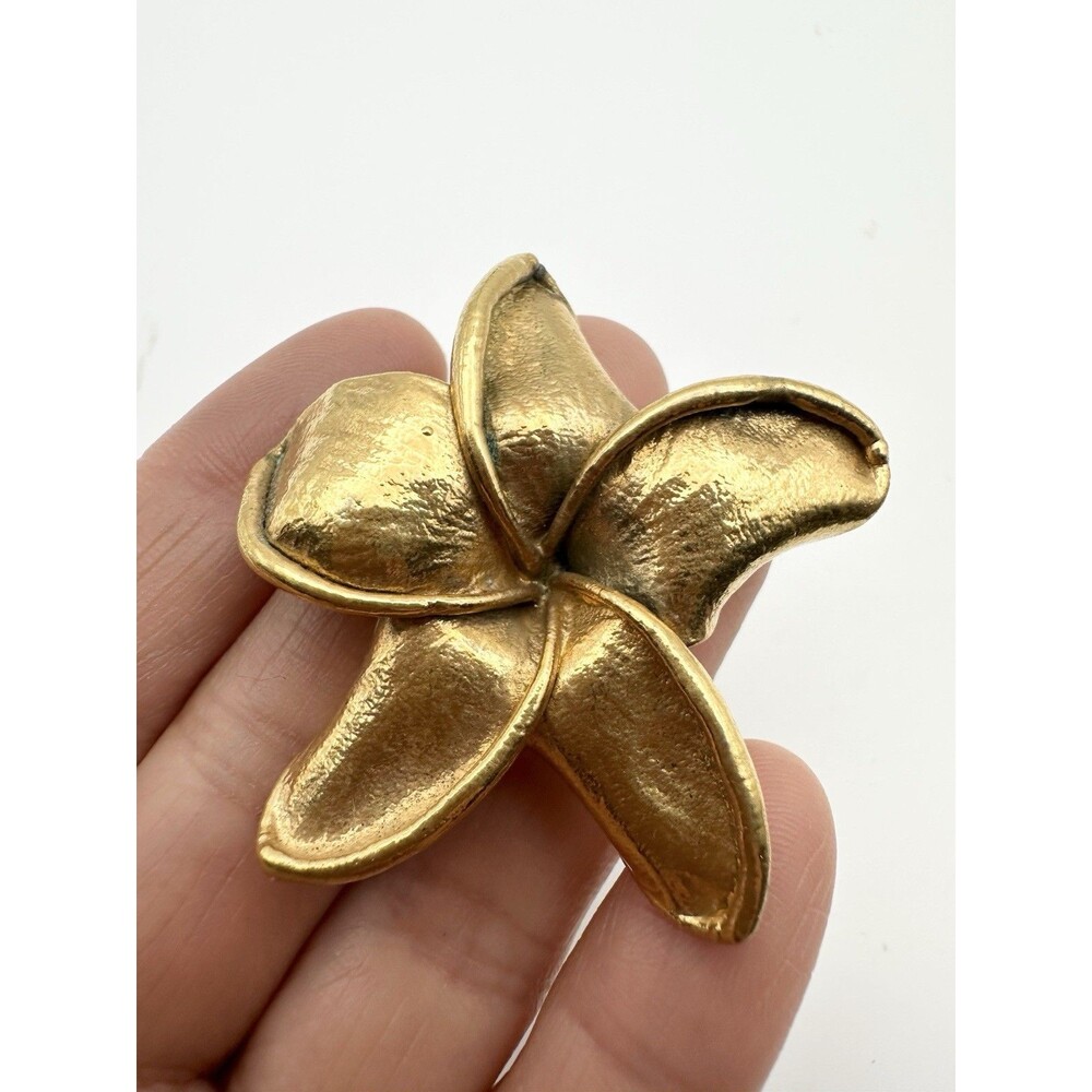 vintage plumeria Flower Pendant Gold Tone